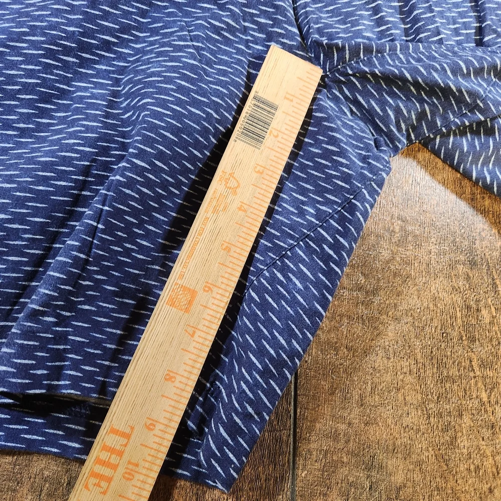 Lululemon Mens Size 38 Blue White Patterned Performance Chino Shorts Golf Casual
